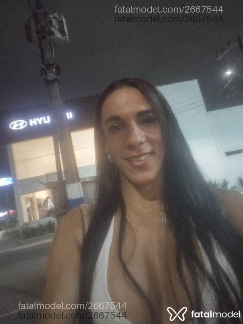 Acompanhante homem trans com cabelo castanho de olhos castanhos em Camboriú - Ninatop