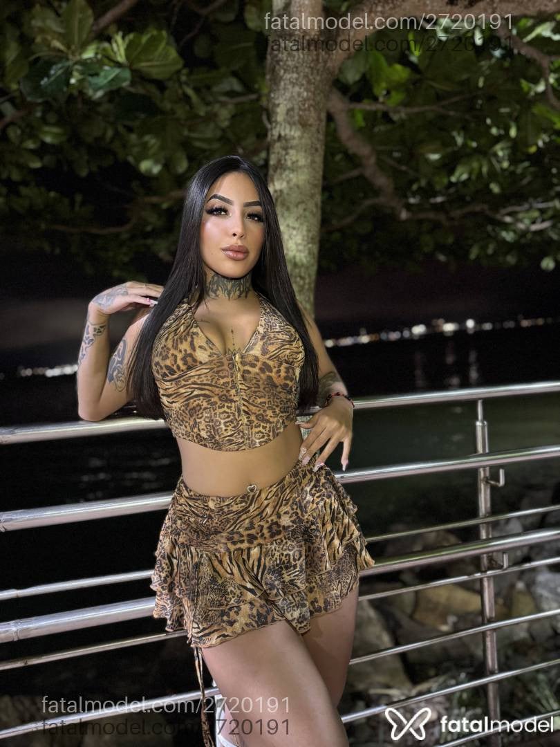 Acompanhante mulher morena (o) de olhos castanhos - Mel