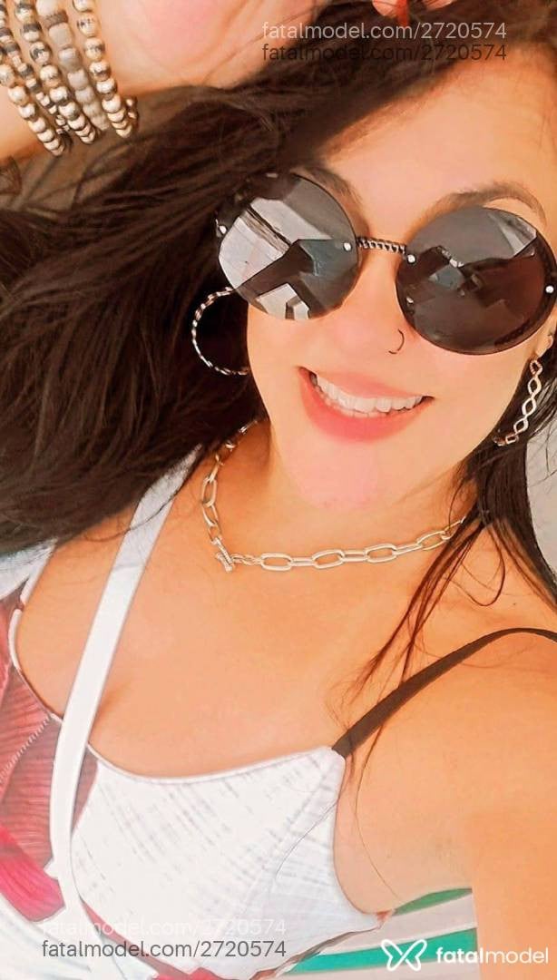 Acompanhante mulher morena (o) de olhos castanhos - Larissa Lisboa