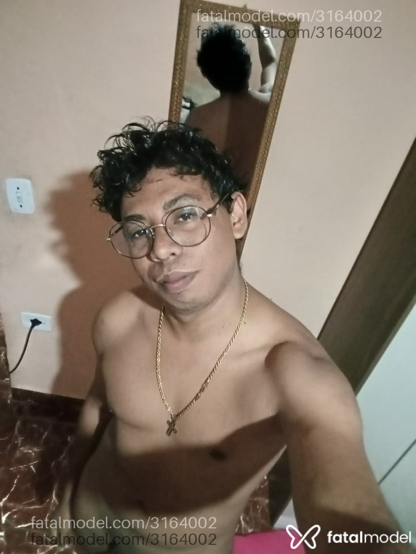 Acompanhante homem com cabelo castanho de olhos pretos em São Paulo Acompanhante homem com cabelo castanho de olhos pretos em São Paulo - Ronysan