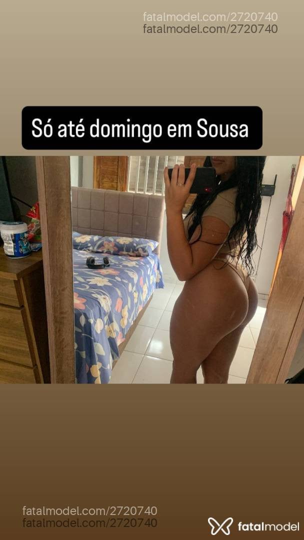 Acompanhante mulher morena (o) de olhos pretos - Luara