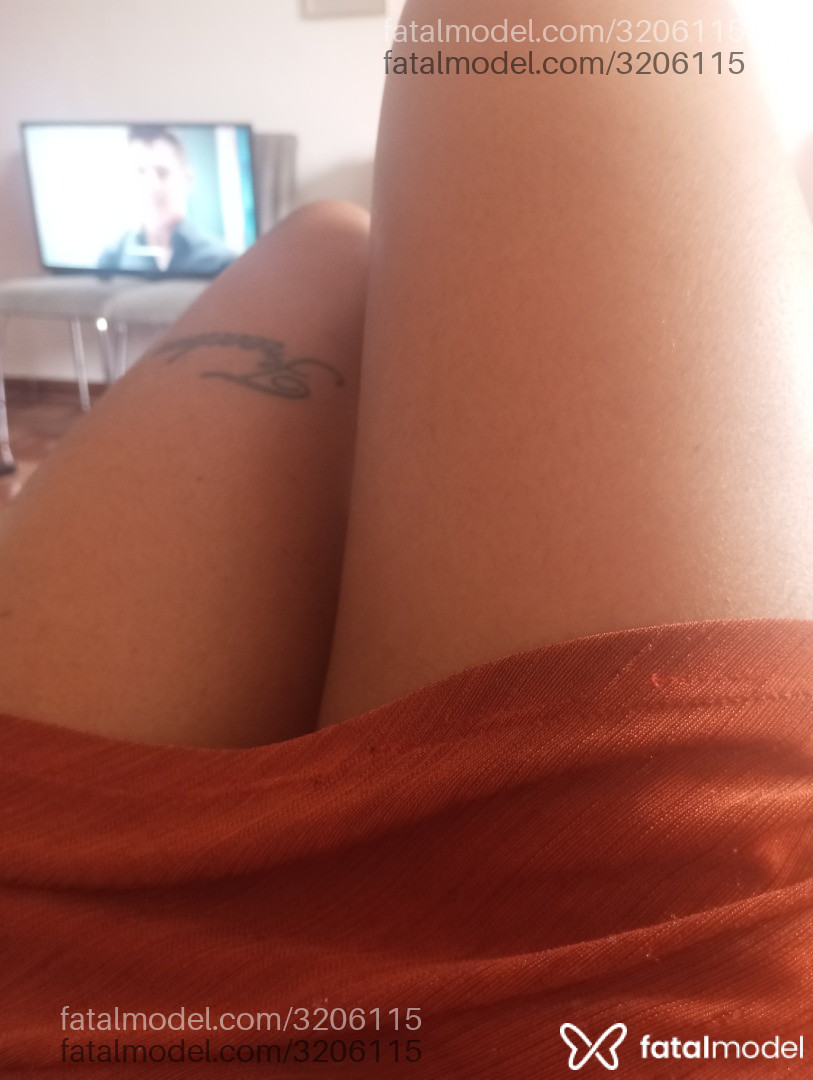 Acompanhante mulher morena (o) de olhos mel em Virtual Acompanhante mulher morena (o) de olhos mel em Virtual - Cacah