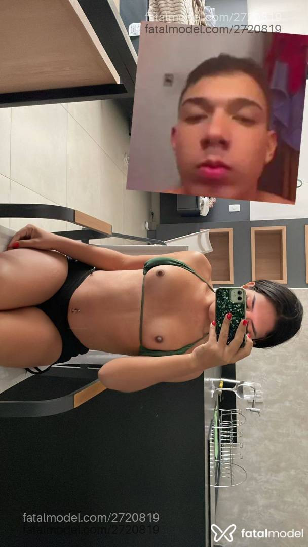 Acompanhante mulher trans morena (o) de olhos castanhos em Porto Alegre - Mirella Ferrari