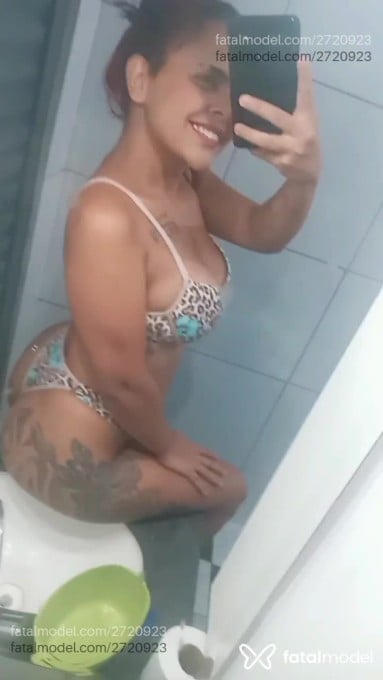 Acompanhante mulher ruiva (o) de olhos castanhos em Virtual - Babyh Fontenelle