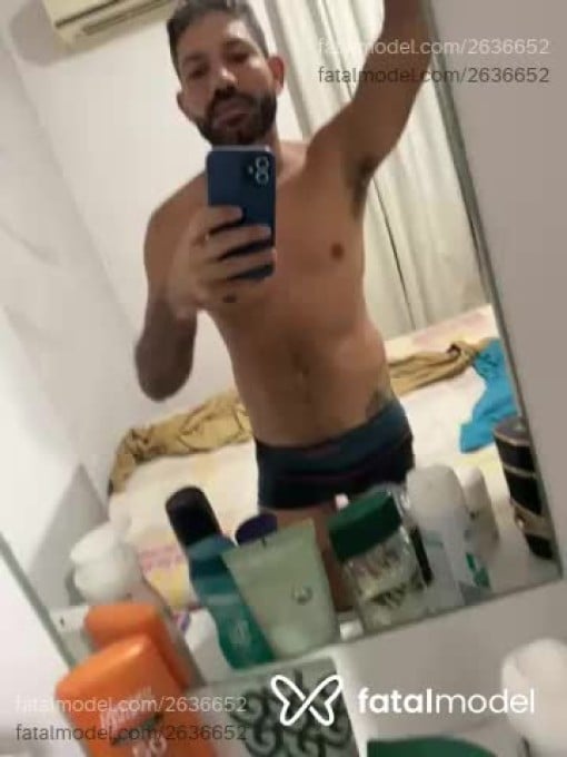 Acompanhante homem com cabelo grisalho de olhos pretos em Porto Velho - Kelvinbrother