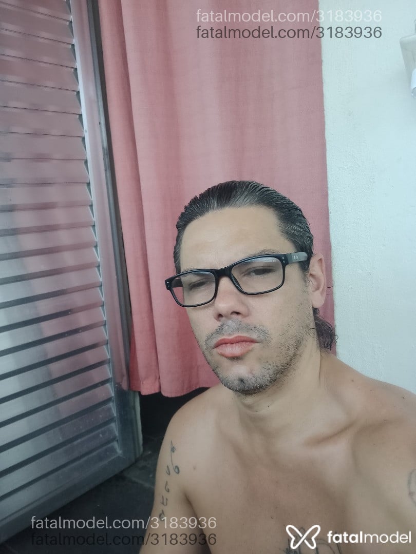 Acompanhante homem com cabelo castanho de olhos castanhos em Cabo Frio - Gabriel Carlos