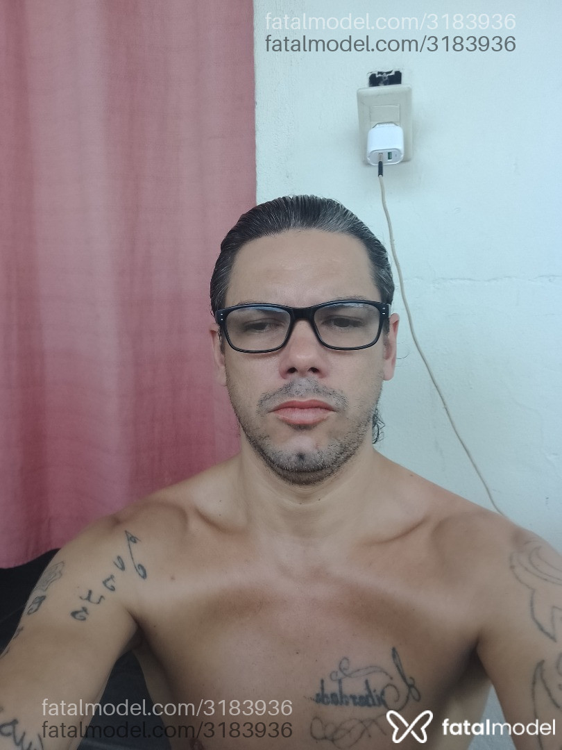 Acompanhante homem com cabelo castanho de olhos castanhos em Cabo Frio - Gabriel Carlos