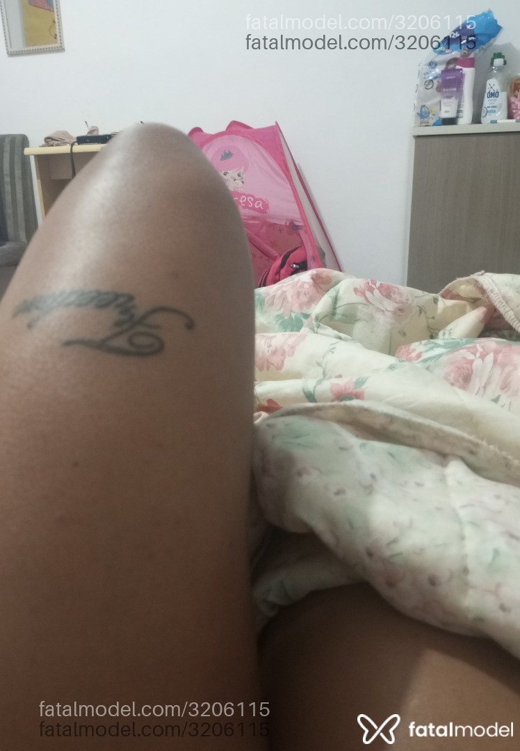 Acompanhante mulher morena (o) de olhos mel em Virtual Acompanhante mulher morena (o) de olhos mel em Virtual - Cacah