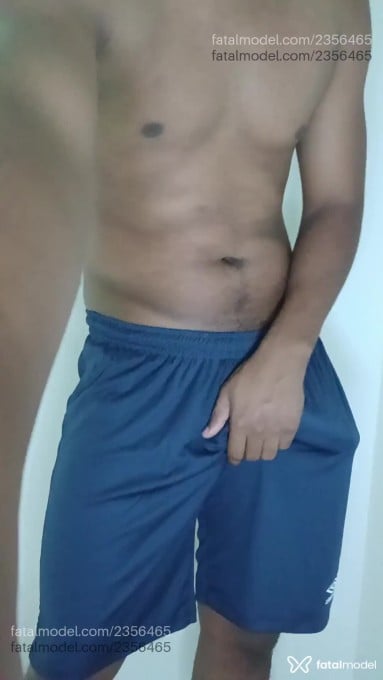 Acompanhante homem morena (o) de olhos castanhos - Novinhopauzudo