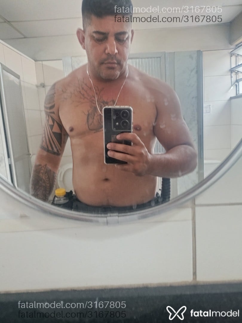 Acompanhante homem com cabelo grisalho de olhos castanhos em Rio de Janeiro - Feelipe