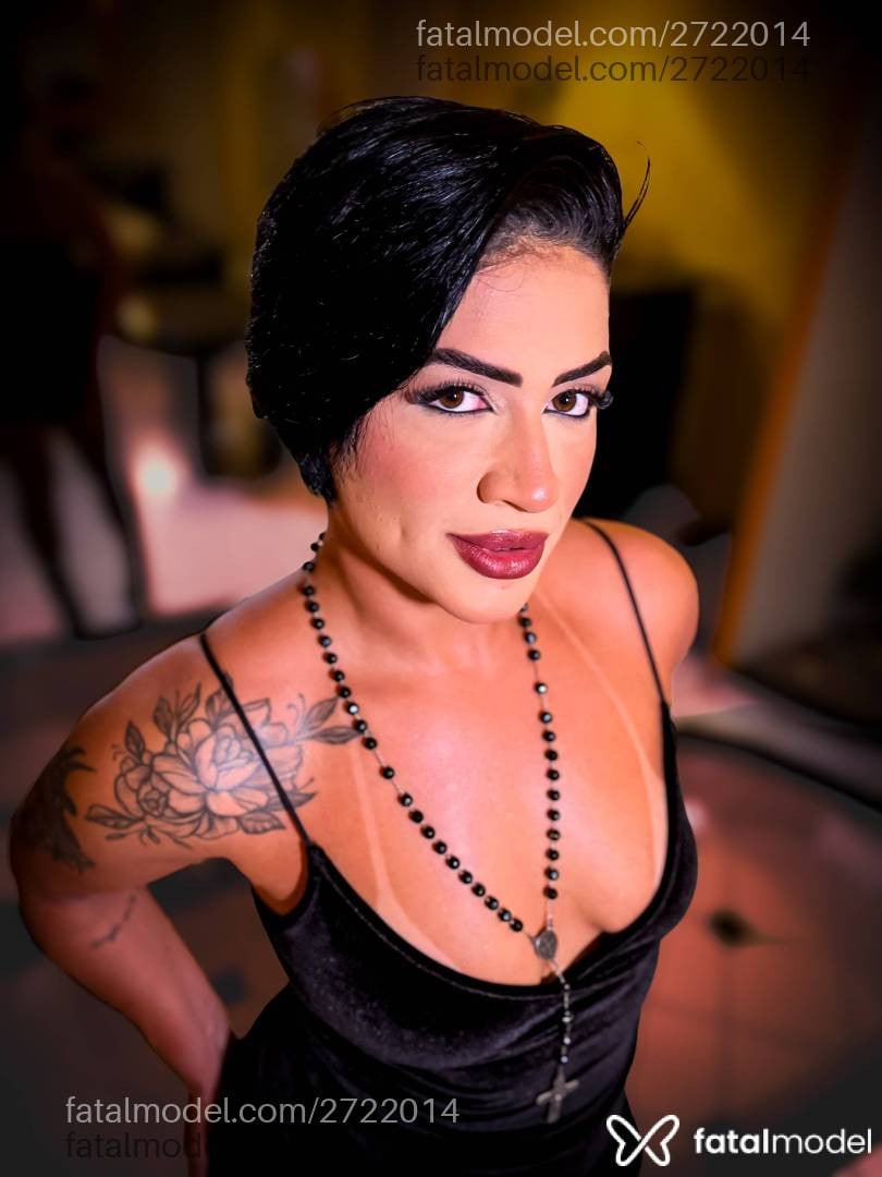 Acompanhante mulher morena (o) de olhos mel - Babi