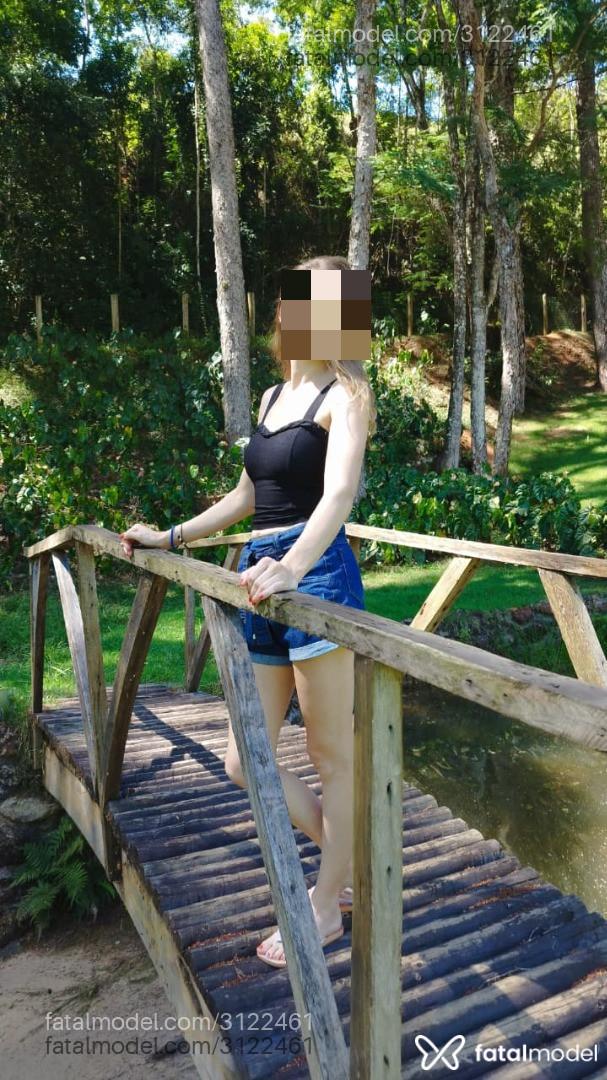 Acompanhante mulher loira (o) de olhos verdes - Camila