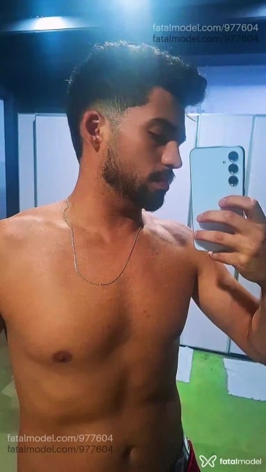 Acompanhante homem com cabelo castanho de olhos castanhos em Blumenau Acompanhante homem com cabelo castanho de olhos castanhos em Blumenau - Felipe Freitas
