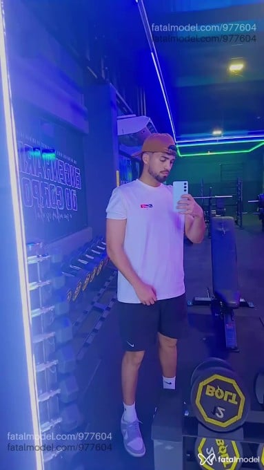 Acompanhante homem com cabelo castanho de olhos castanhos em Blumenau Acompanhante homem com cabelo castanho de olhos castanhos em Blumenau - Felipe Freitas