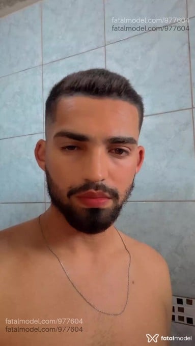 Acompanhante homem com cabelo castanho de olhos castanhos em Blumenau Acompanhante homem com cabelo castanho de olhos castanhos em Blumenau - Felipe Freitas