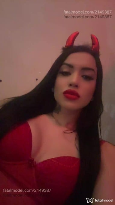 Acompanhante mulher com cabelo castanho de olhos pretos - Kelly Acompanhante mulher com cabelo castanho de olhos pretos - Kelly