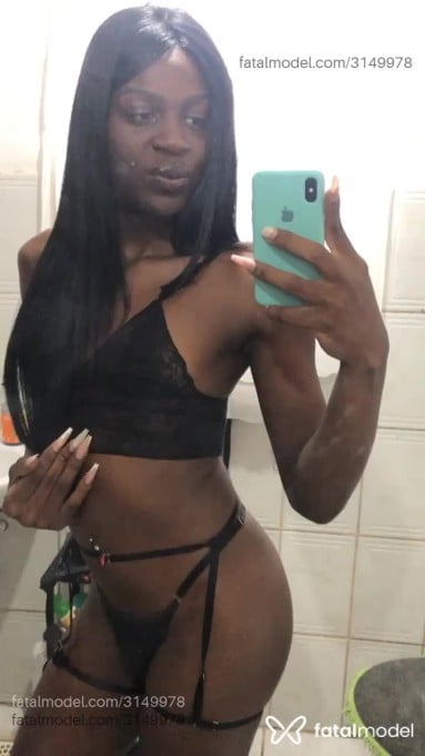 Acompanhante mulher trans morena (o) de olhos castanhos em Virtual - Dandarasapeka