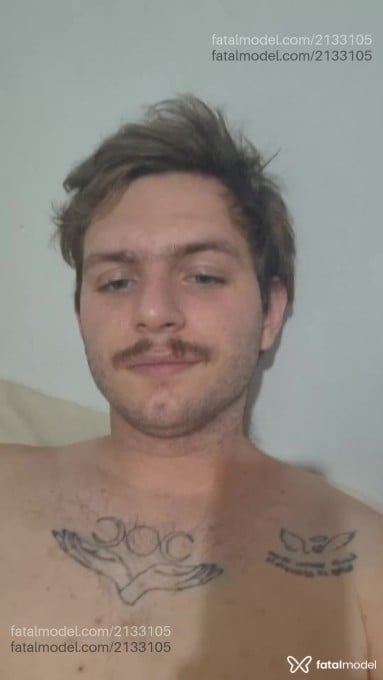 Acompanhante homem com cabelo castanho de olhos azuis em Toledo Acompanhante homem com cabelo castanho de olhos azuis em Toledo - Alexandre