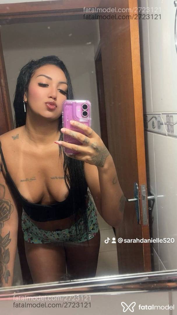 Acompanhante mulher com cabelo castanho de olhos castanhos - Julia Sanches