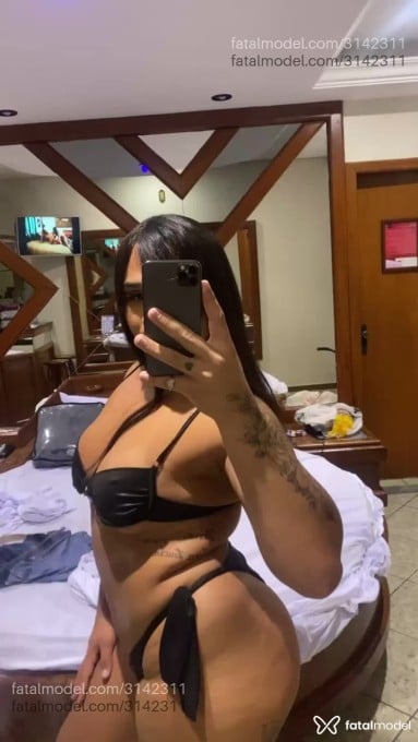 Acompanhante mulher trans morena (o) de olhos castanhos em Barueri - Júlia Alves