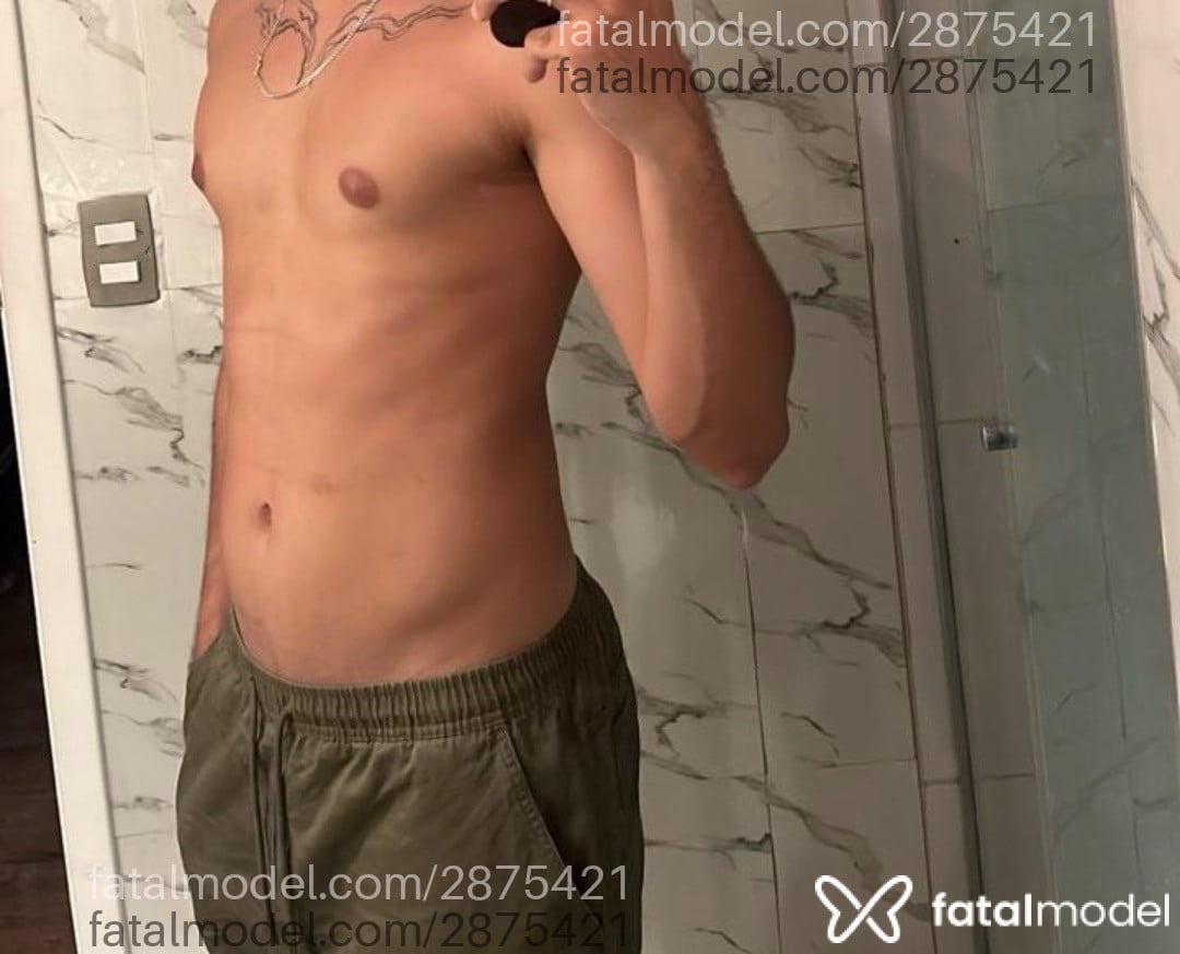 Acompanhante homem morena (o) de olhos castanhos - Yago Acompanhante homem morena (o) de olhos castanhos - Yago