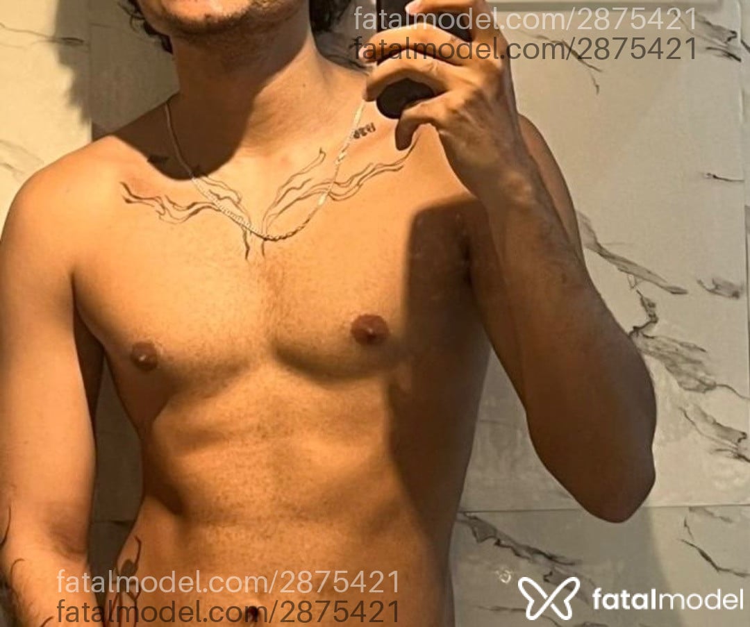 Acompanhante homem morena (o) de olhos castanhos - Yago Acompanhante homem morena (o) de olhos castanhos - Yago