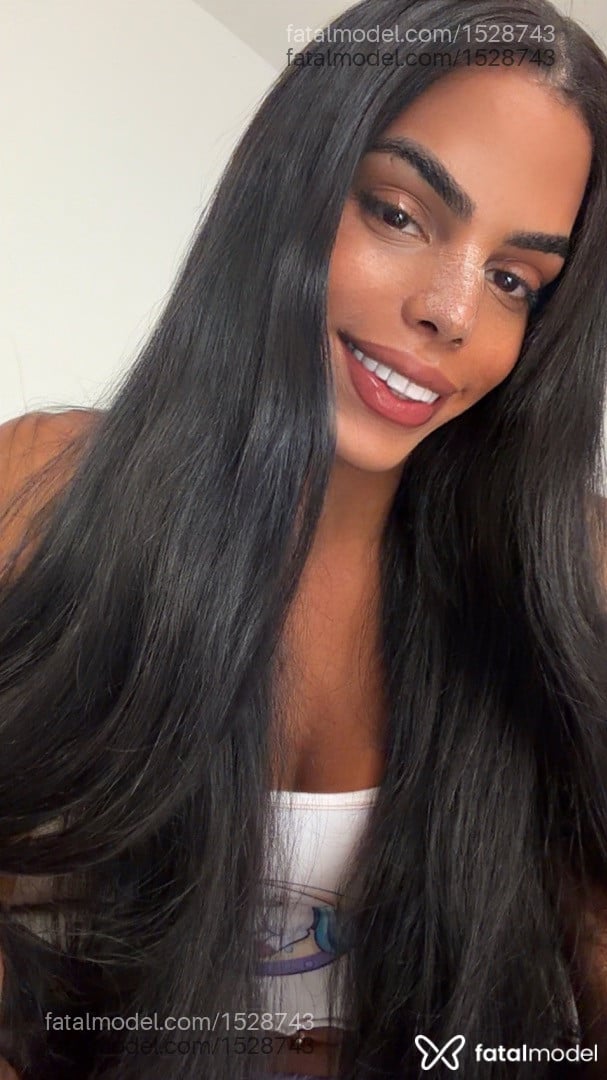 Acompanhante mulher trans morena (o) de olhos castanhos em Salvador - Giulia Freitas