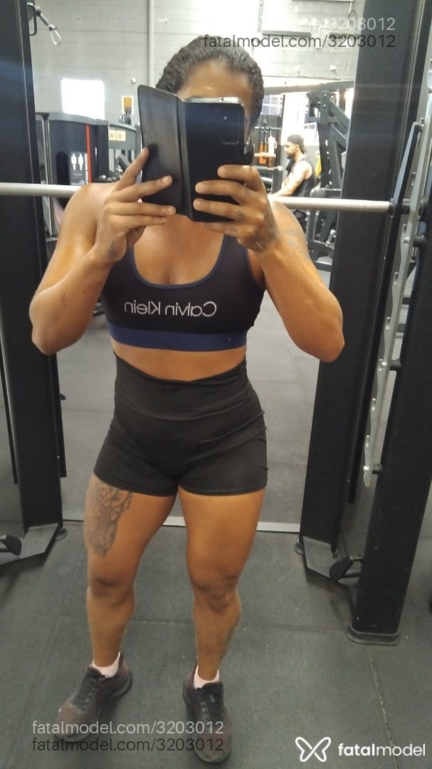 Acompanhante mulher morena (o) de olhos pretos - Bebel Acompanhante mulher morena (o) de olhos pretos - Bebel