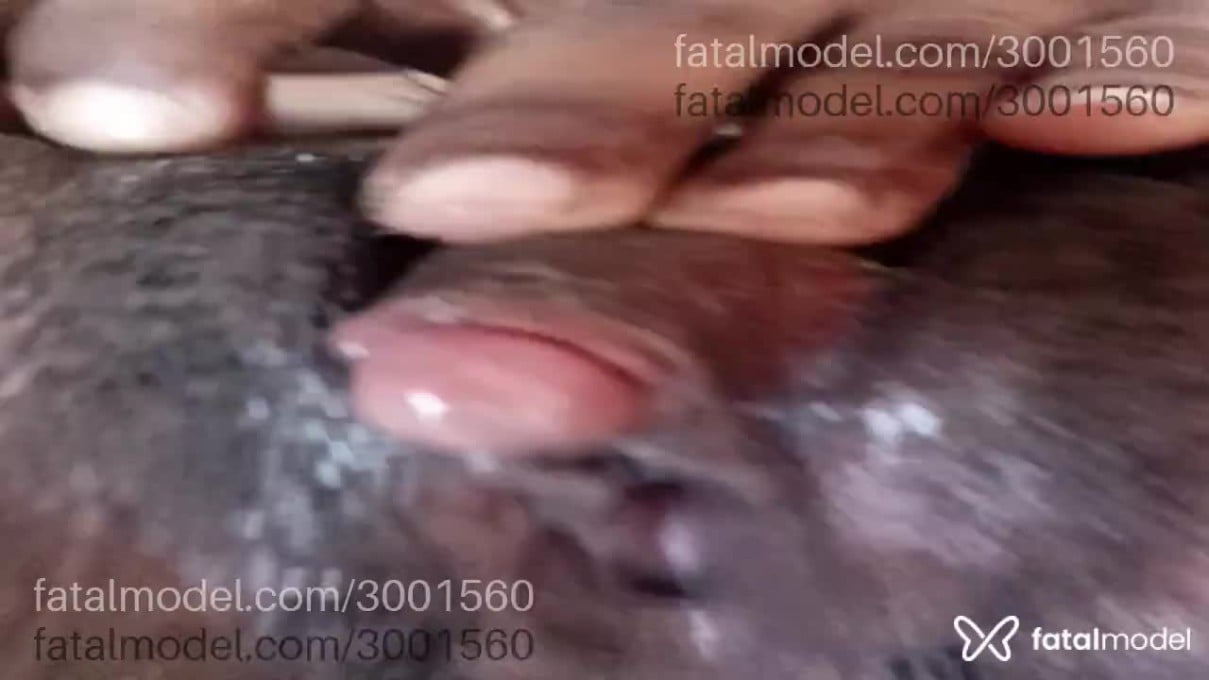 Acompanhante homem trans com cabelo castanho de olhos pretos em Virtual - Greludinho