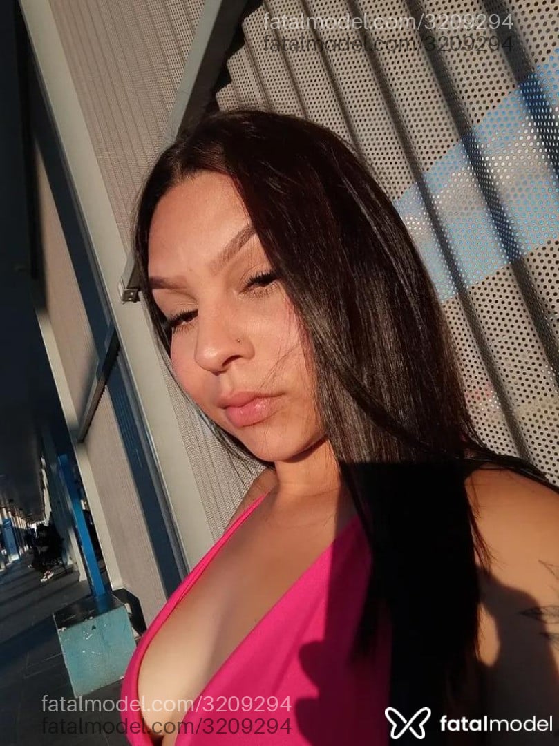 Acompanhante mulher morena (o) de olhos castanhos em Jundiaí Acompanhante mulher morena (o) de olhos castanhos em Jundiaí - Alice
