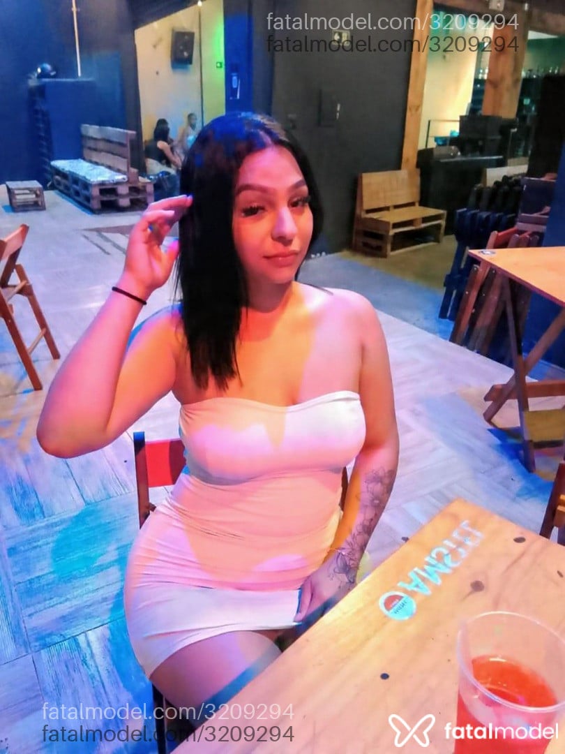 Acompanhante mulher morena (o) de olhos castanhos em Jundiaí Acompanhante mulher morena (o) de olhos castanhos em Jundiaí - Alice