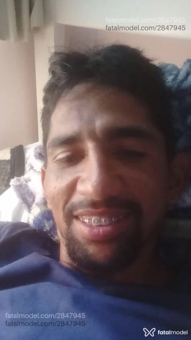 Acompanhante homem morena (o) de olhos castanhos em São João Batista Acompanhante homem morena (o) de olhos castanhos em São João Batista - Roberto