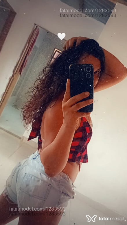 Acompanhante mulher trans morena (o) de olhos castanhos em Rio das Ostras - Luh Unamar