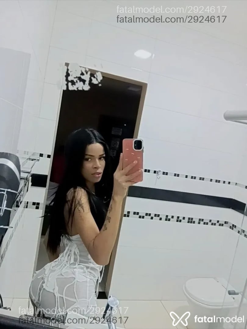 Acompanhante mulher trans com cabelo castanho de olhos pretos em Sinop - Wenndy Souza