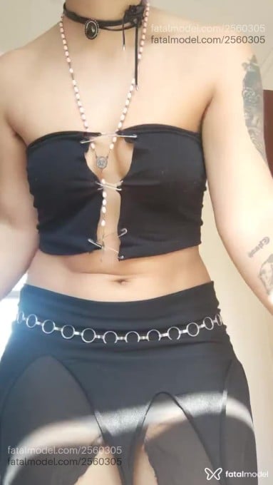 Acompanhante mulher com cabelo colorido de olhos castanhos em São Paulo - Angel
