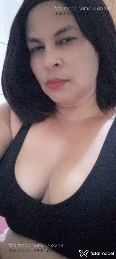 Acompanhante mulher com cabelo castanho de olhos mel em Araçuaí - Dena Moviiik