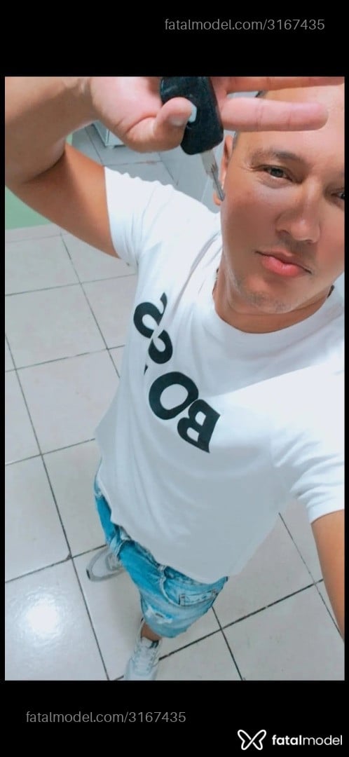 Acompanhante homem morena (o) de olhos pretos - Tarcio Acompanhante homem morena (o) de olhos pretos - Tarcio