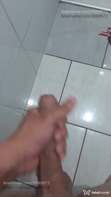 Acompanhante homem com cabelo castanho de olhos castanhos - Lucas Souza