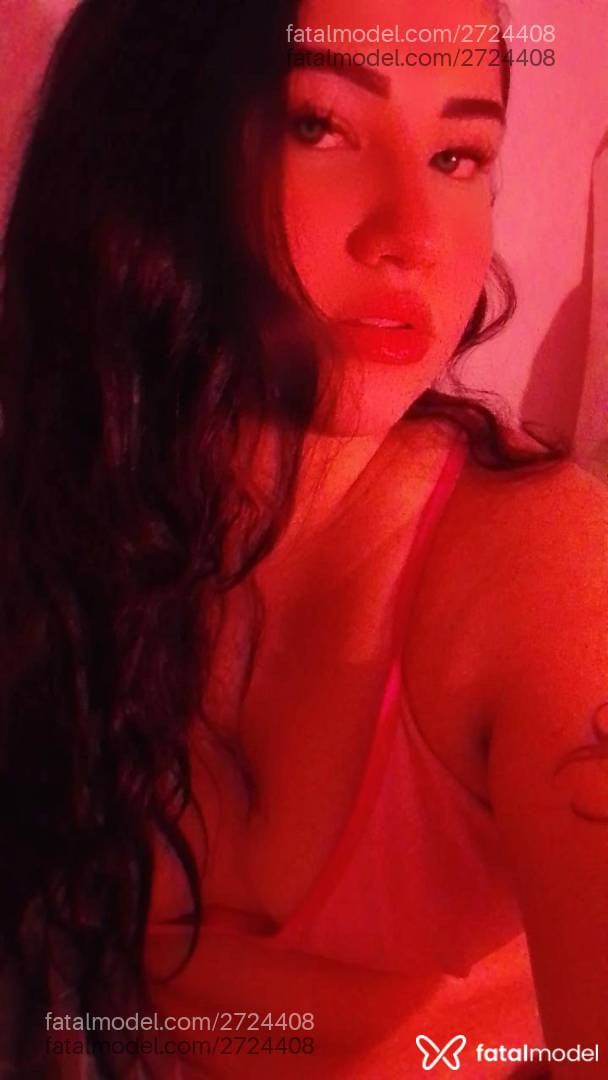 Acompanhante mulher morena (o) de olhos mel - Cereginha