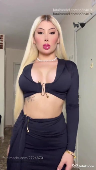 Acompanhante mulher loira (o) de olhos castanhos em São Paulo Acompanhante mulher loira (o) de olhos castanhos em São Paulo - Angel