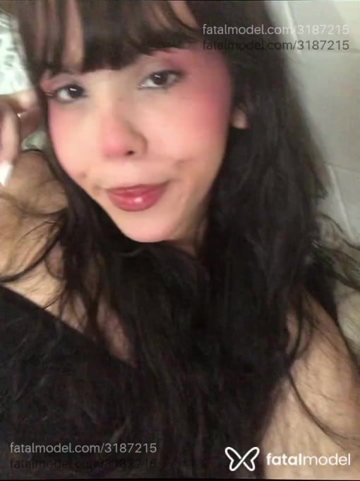 Acompanhante mulher trans com cabelo castanho de olhos castanhos em Brasília - Yasmin Sampaio