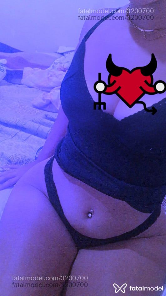 Acompanhante mulher morena (o) de olhos castanhos em Virtual - Rubii