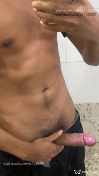 Acompanhante homem morena (o) de olhos castanhos em Maringá Acompanhante homem morena (o) de olhos castanhos em Maringá - Duasrolas