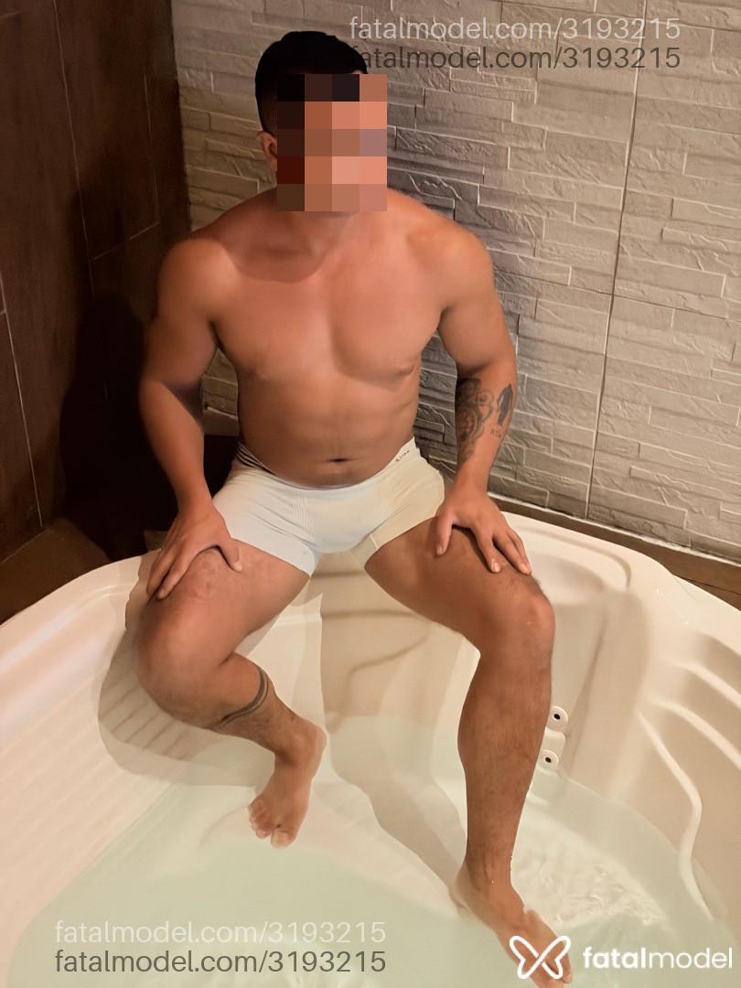 Acompanhante homem morena (o) de olhos castanhos - Bruno