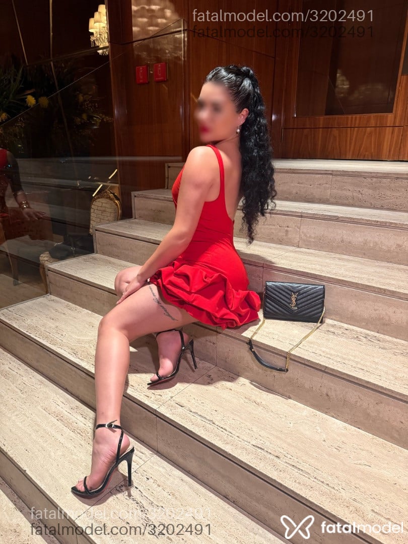 Acompanhante mulher morena (o) de olhos castanhos em Votuporanga - Larissa