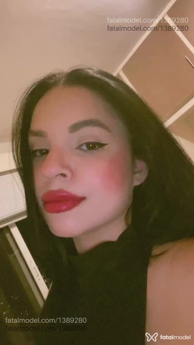 Acompanhante mulher morena (o) de olhos castanhos - Aurora