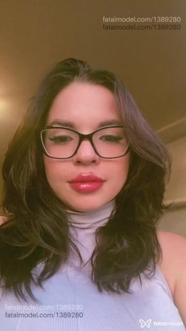 Acompanhante mulher morena (o) de olhos castanhos - Aurora