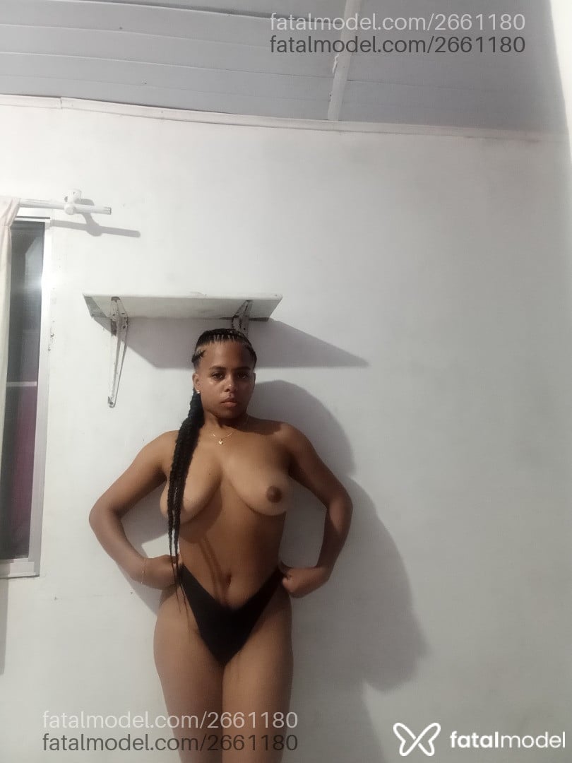 Acompanhante mulher com cabelo castanho de olhos castanhos - Victoria Acompanhante mulher com cabelo castanho de olhos castanhos - Victoria