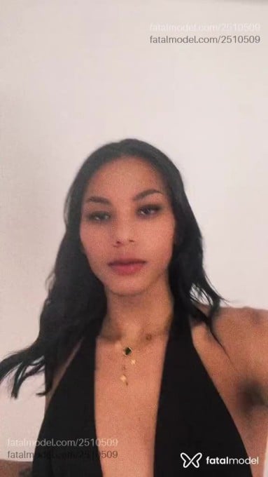 Acompanhante mulher trans com cabelo castanho de olhos castanhos em Descalvado - Emily
