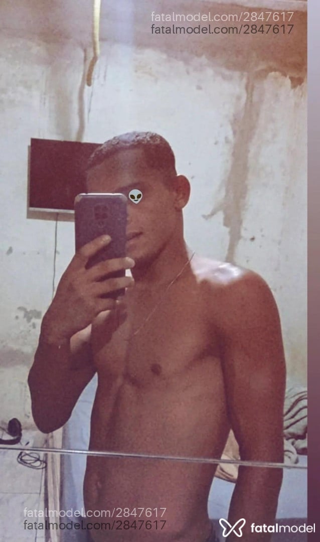 Acompanhante homem morena (o) de olhos pretos em Belo Horizonte - Negote
